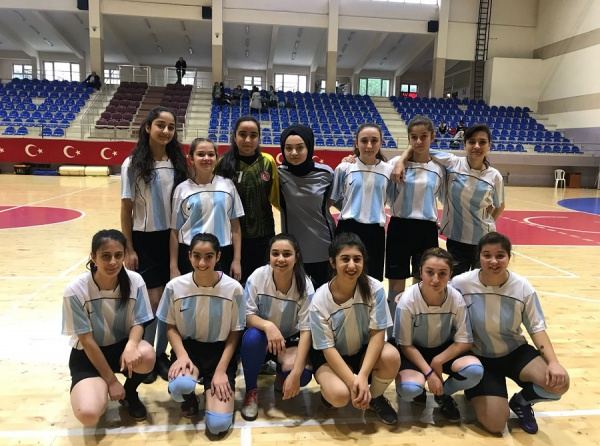 Okulumuz Kartal İlçesi Gençler Kız Futsal Üçüncüsü Oldu